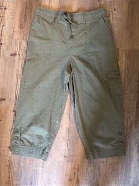 Green Cropped Pants